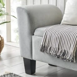 Simple Relax Bedroom Velvet Bench With Storage In Gray -Furniture Haven Shop GUEST a488d393 68ab 4b00 9e2c 811232dd0d45